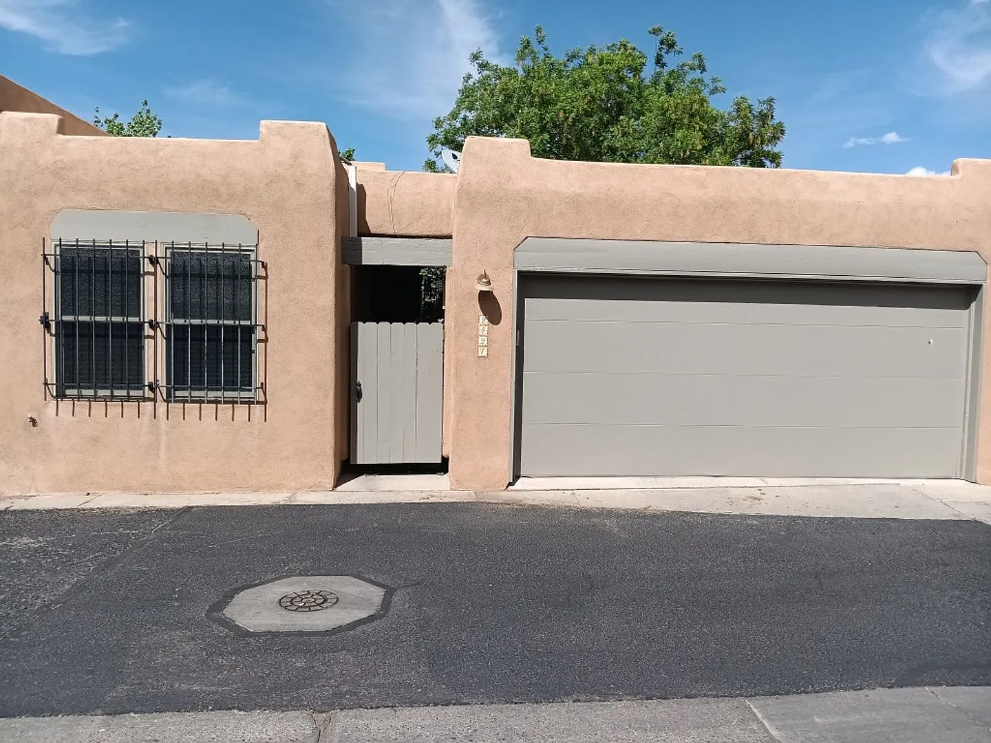2 Bedroom, 2 Bathroom Home! Schedule a Showing Today! — Photo 1