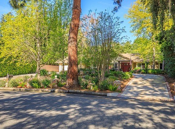 1074 Jeannette Ave Thousand-large-002-2-