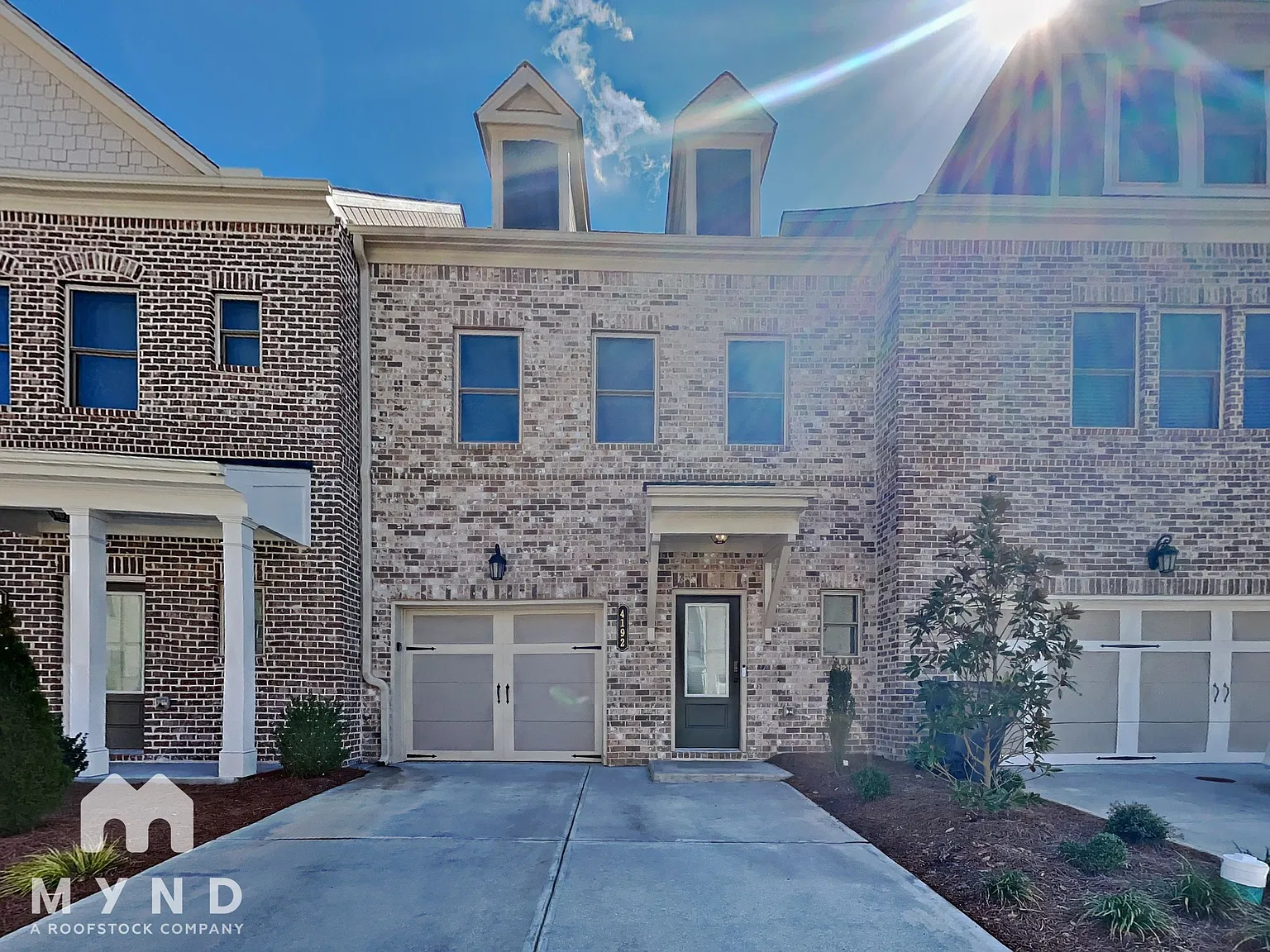 3 bed, 2.5 bath, 1843 sqft, $2,335 — Photo 1