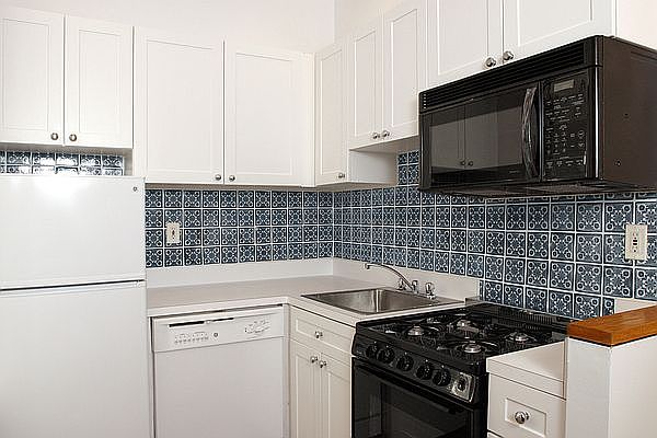 1st image of 318 E 84th St APT 3R
