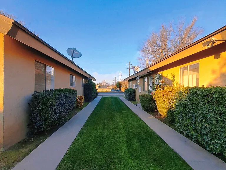 1008 Jefferson Ave. — Photo 13