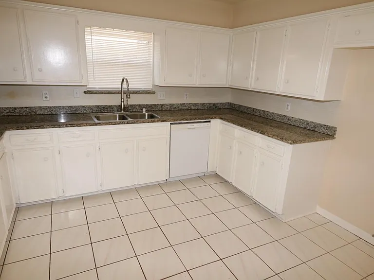 13318 Rain Lily Ln — Photo 5