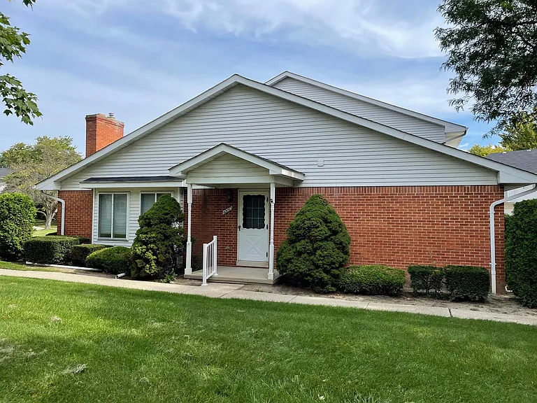42063 Toddmark Ln — Photo 1