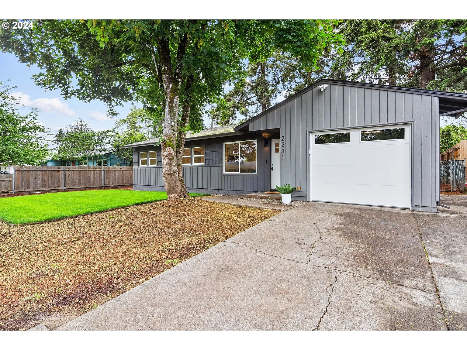 2231 SE 146th Ave photo 1