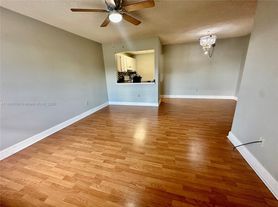 2570 W 67th Pl, Hialeah, FL