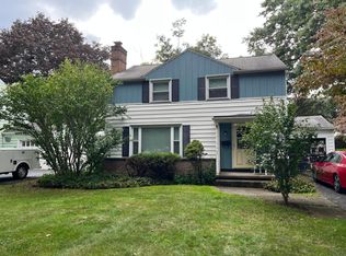 93 Keswick Rd, Rochester, NY 14609