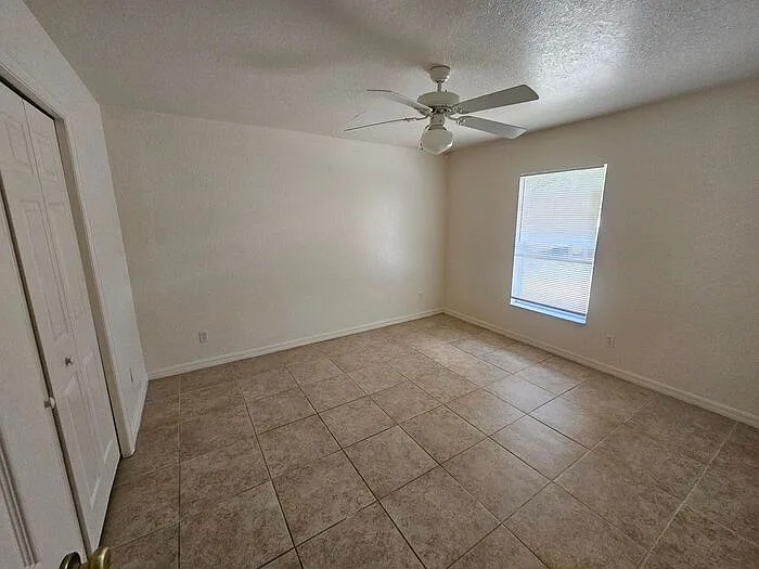 531 NE 28th Ave #100 — Photo 8