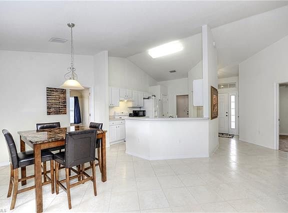 4th image of 2100 Jacaranda Pkwy W