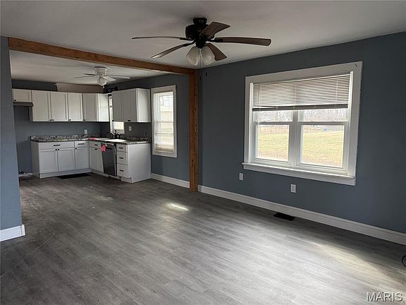 3rd image of 701 E Rolla Rd