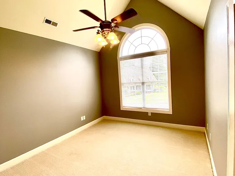 2505 Clifton Dr SE — Photo 23