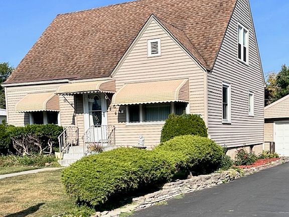 2nd image of 133 N Caryl Ave