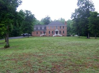 10376 General Puller Hwy, Hartfield, VA 23071