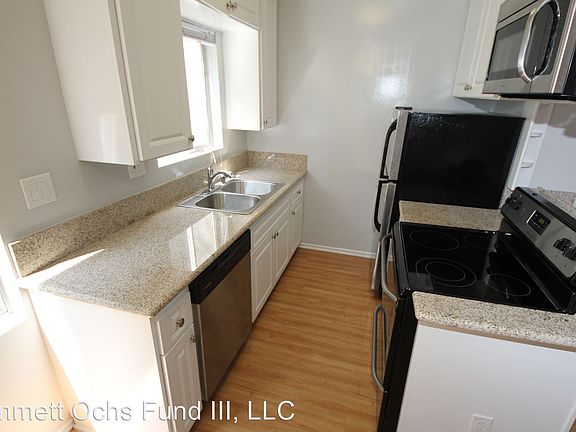3rd image of 1725 Purdue Ave APT 106