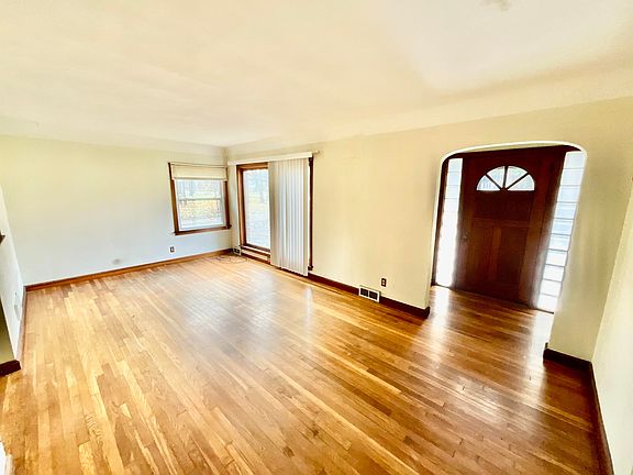 4th image of 1654 Kinney Ave NW