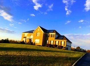 60 Suydam Rd, Somerset, NJ 08873