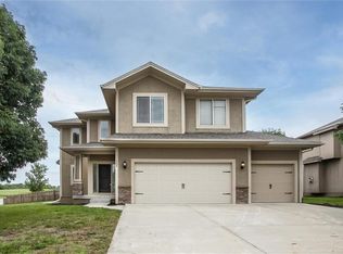 505 SW Eagles Ridge Dr, Blue Springs, MO 64014