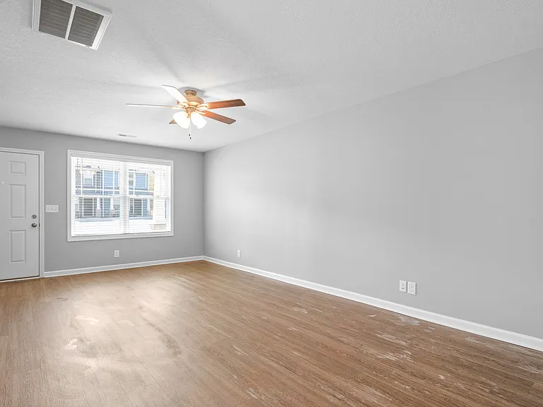 213 Woodland Valley Ln — Photo 14
