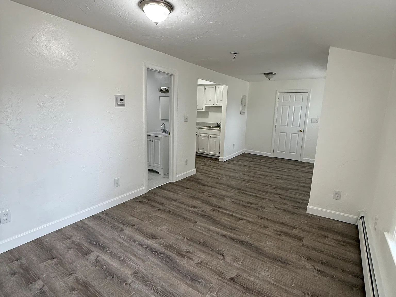 Studio, 400 sqft, $1,500 — Photo 3