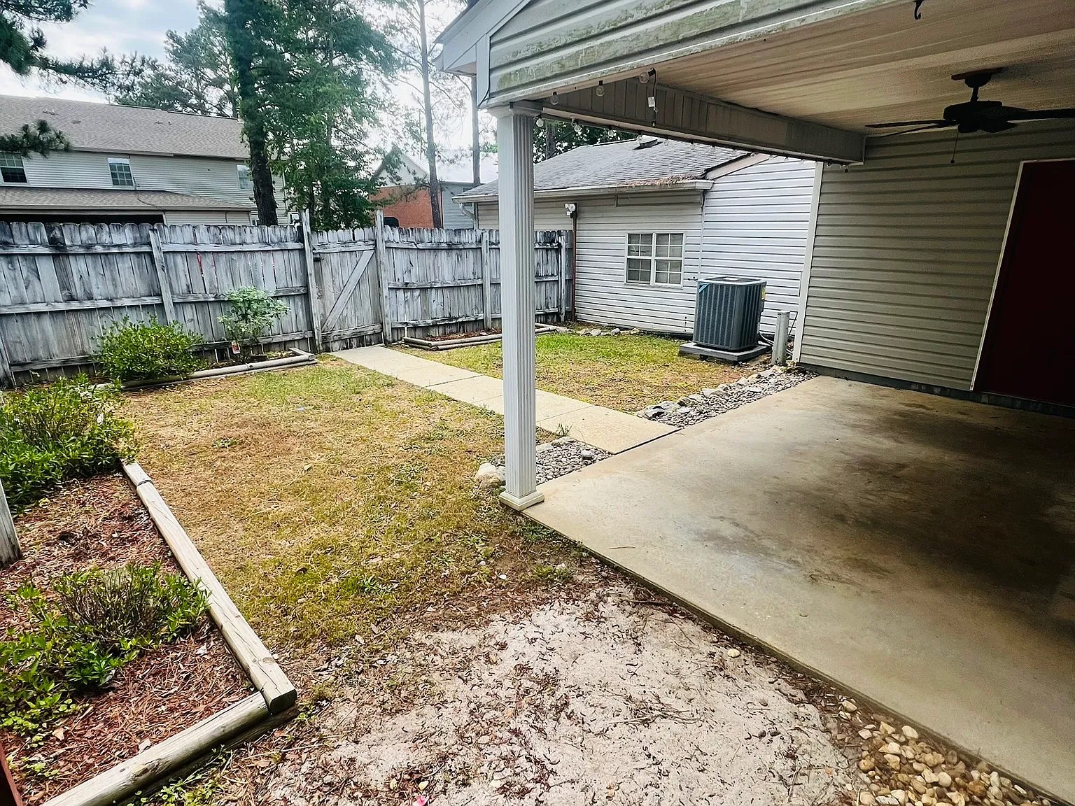3 bed, 2.5 bath, 1500 sqft, $1,200 — Photo 2