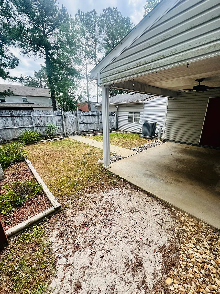 Building Photo - 13 E Chadwick Cir