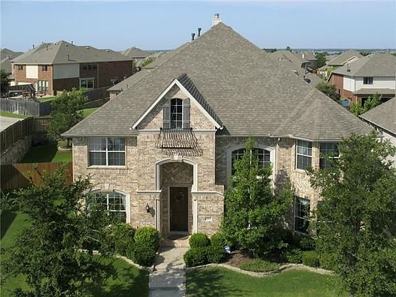 2nd image of 1015 Pinehurst Dr