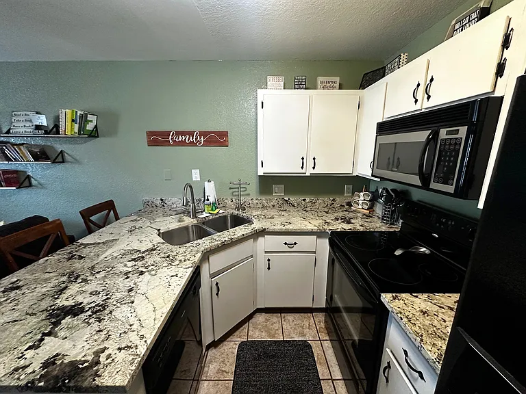 2700 S White Mountain Rd #201 — Photo 8