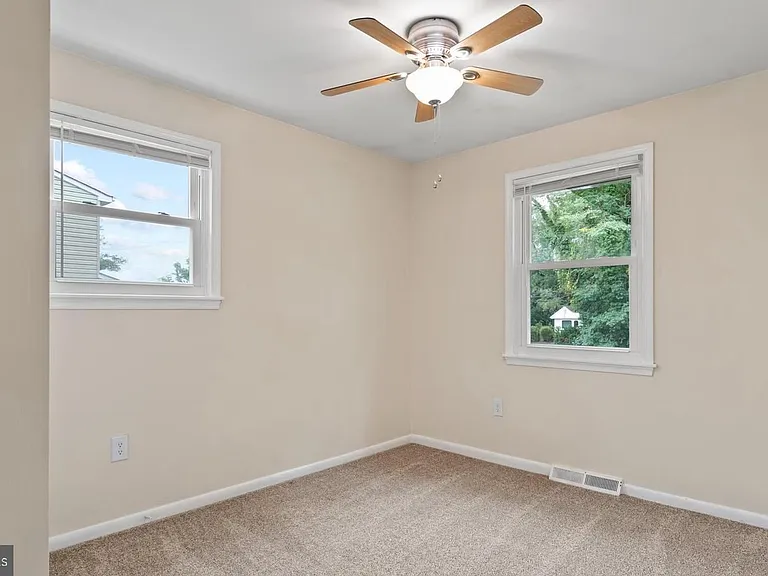 7660 Turnbrook Dr — Photo 13