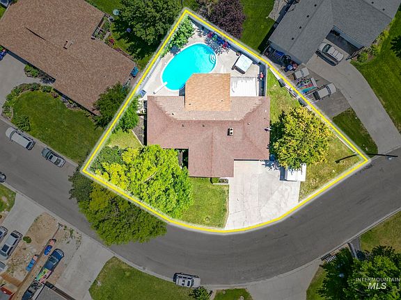 5th image of 1228 Evergreen Dr