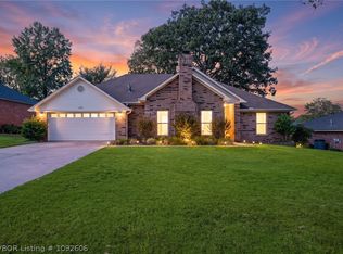 1611 Somerset Way, Van Buren, AR 72956