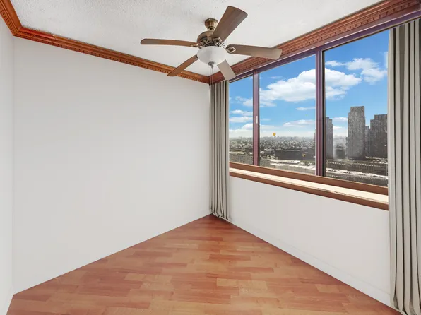 4-74 48th Avenue image 7 of 16