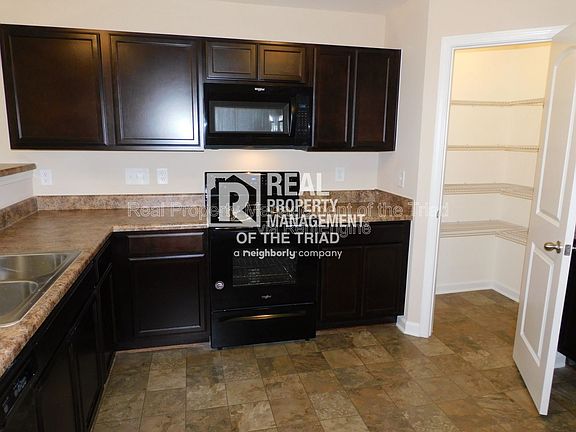 5th image of 10 Loblolly Ct