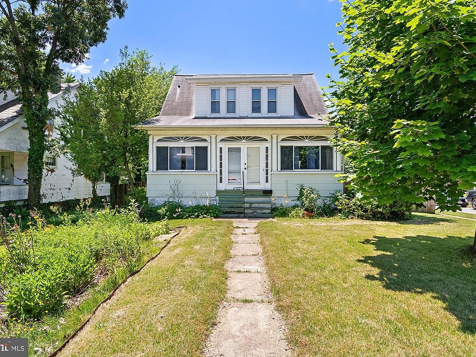 1st image of 3311 Glenmore Ave