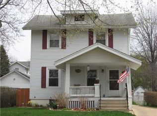 386 25th St SE, Cedar Rapids, IA 52403