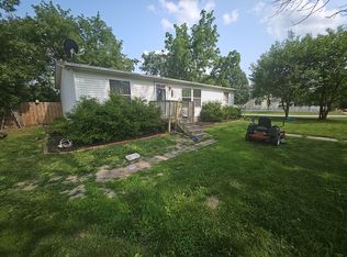 410 S Ogden St, Sturgeon, MO 65284