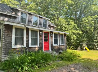 239 Camden Rd, Hope, ME 04847