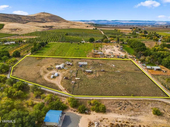 64 Hiebert Dr, Moxee, WA 98936