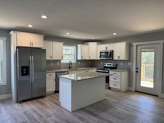 4th image of 328 Sunny View Rd