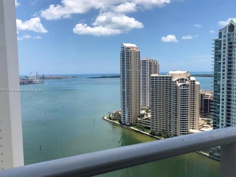 300 S Biscayne Blvd #3212 — Photo 1