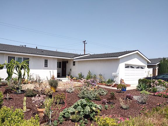 3rd image of 627 S Porto Pl