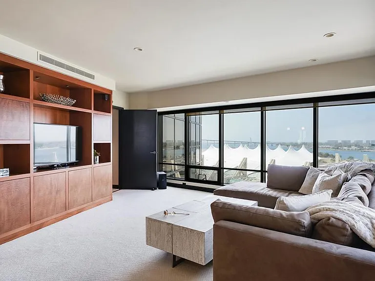 200 Harbor Dr #1502 — Photo 11