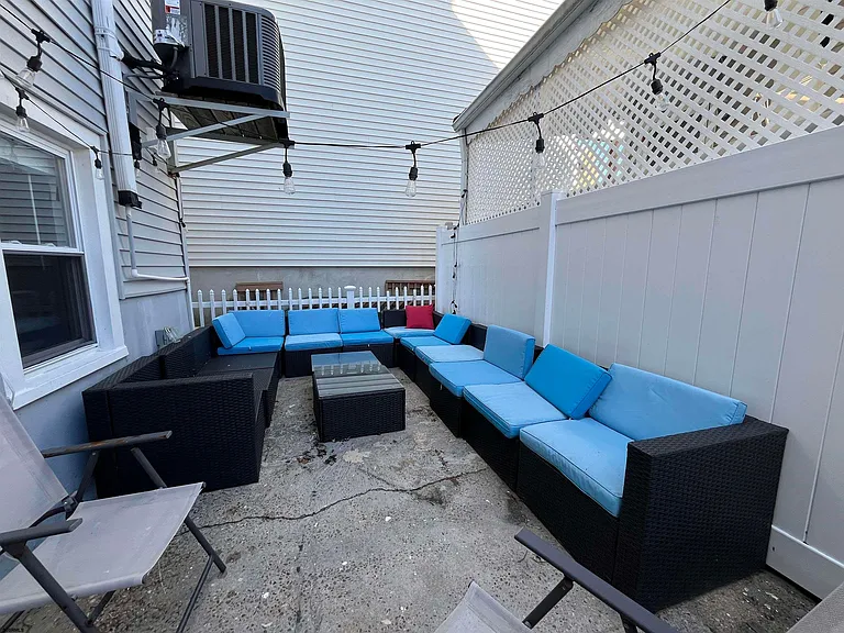 105 N Windsor Ave — Photo 19