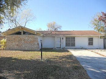 1st image of 723 Clear Crest Dr