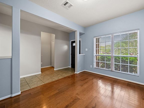 3rd image of 903 Northgate Springs Dr