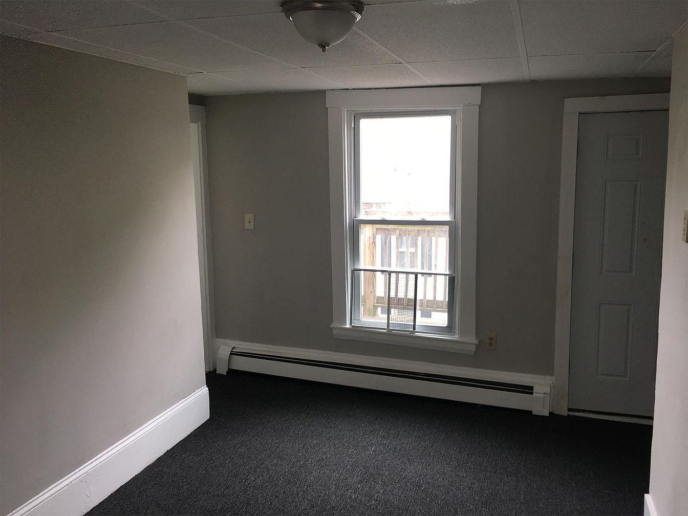 22 Highland Ave Gardiner Me 04345 Apartments For Rent Zillow