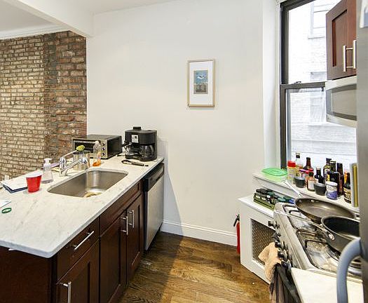 4th image of 332 E 71st St APT 2B