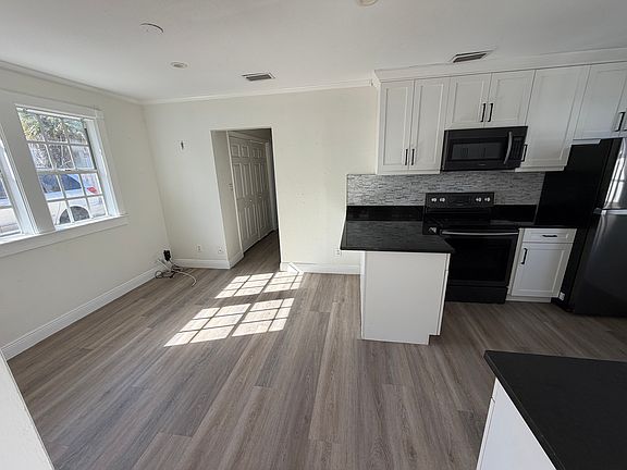 5th image of 211 S Melville Ave APT C