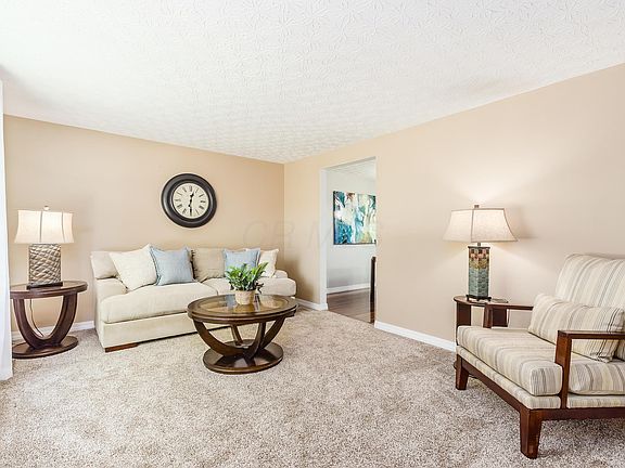 4th image of 3922 Chickory Ave