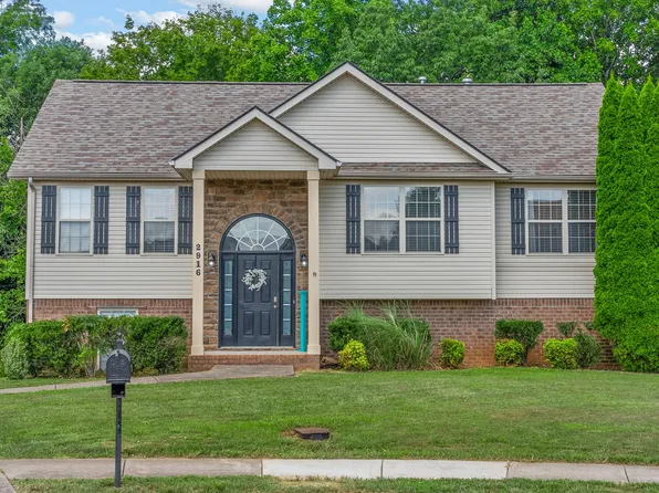 2916 Sharpie Dr, Clarksville, TN 37040