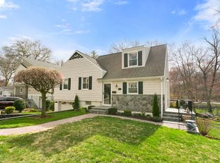 1427 Raleigh Rd, Mamaroneck, NY 10543