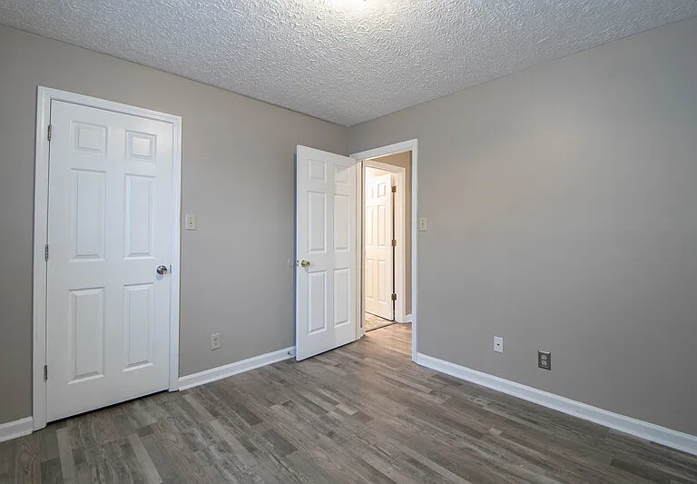 131 Lilian Dr — Photo 25